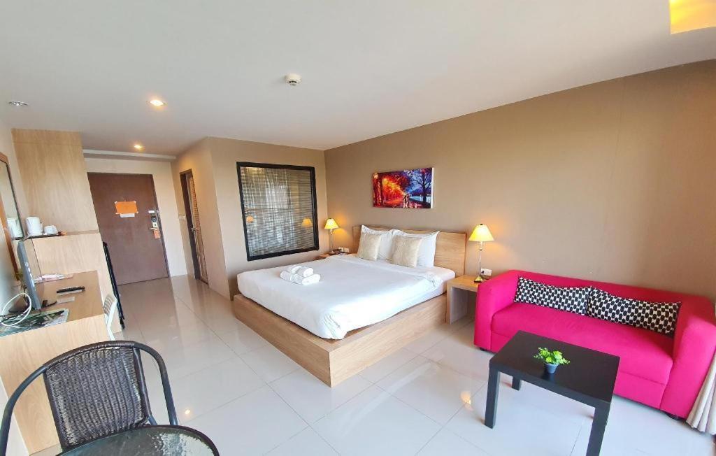 T5 Suites Pattaya Εξωτερικό φωτογραφία
