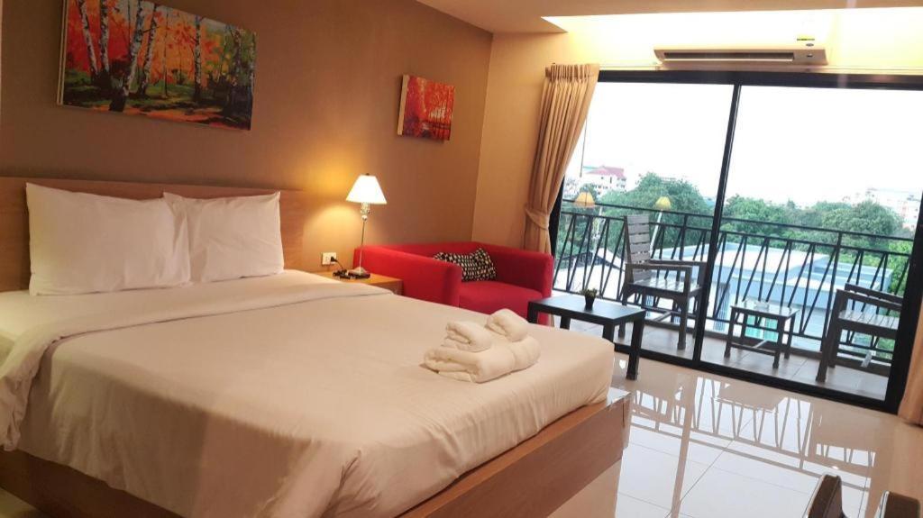 T5 Suites Pattaya Εξωτερικό φωτογραφία