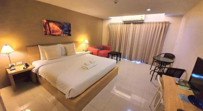 T5 Suites Pattaya Εξωτερικό φωτογραφία