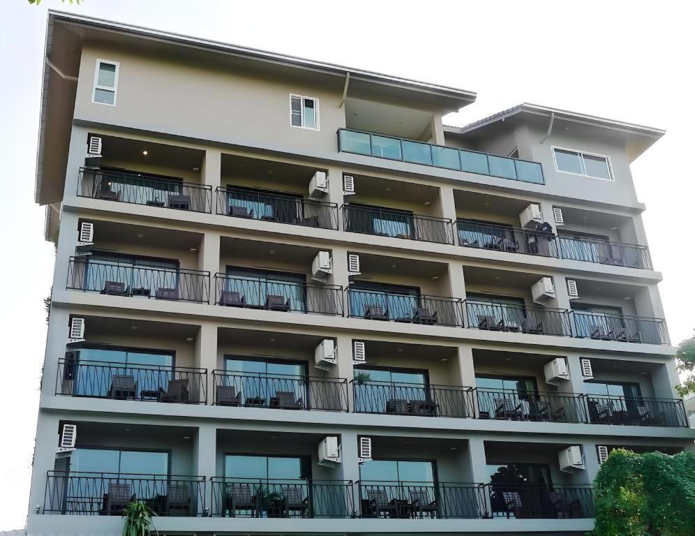 T5 Suites Pattaya Εξωτερικό φωτογραφία